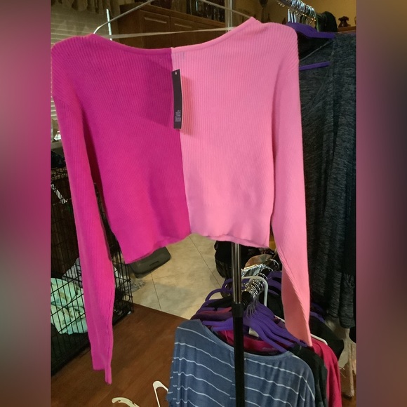 Light pink and dark pink blouse - Picture 2 of 3